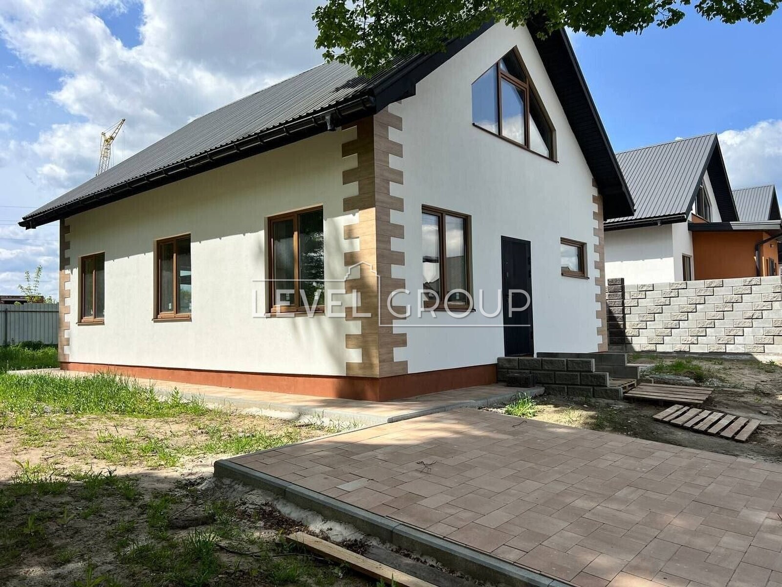 Михайлівська, 1