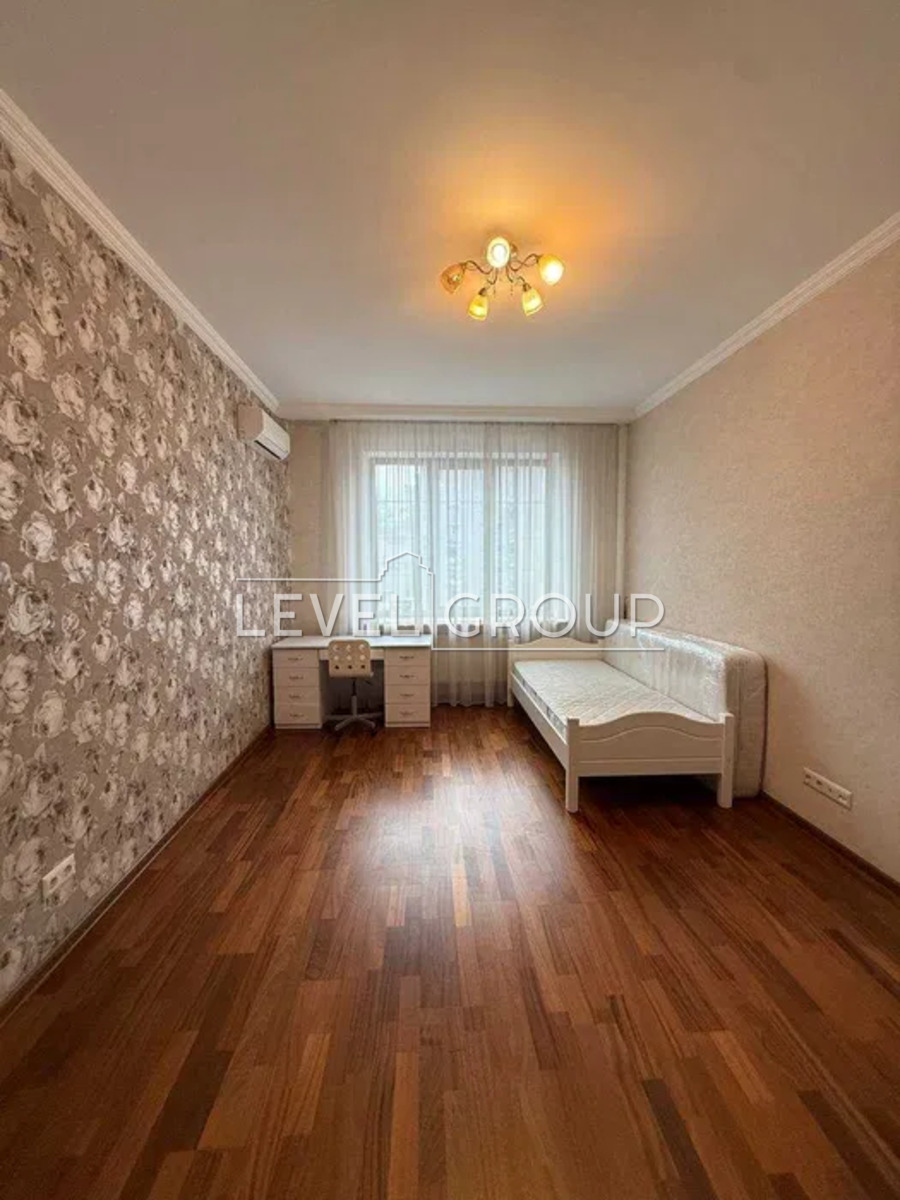 Antonovych St. (Gorky), 103