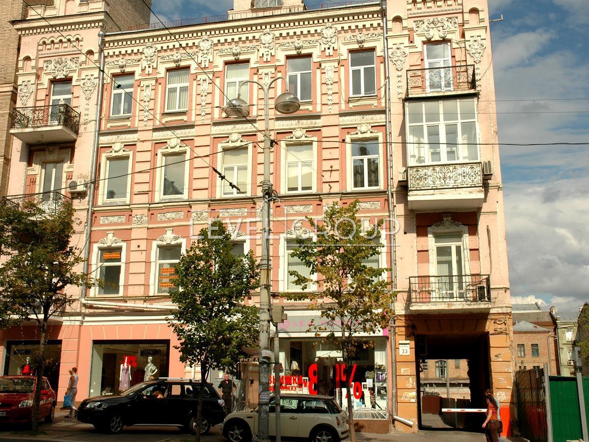 Велика Васильківська вул. (Червоноармійська), 33