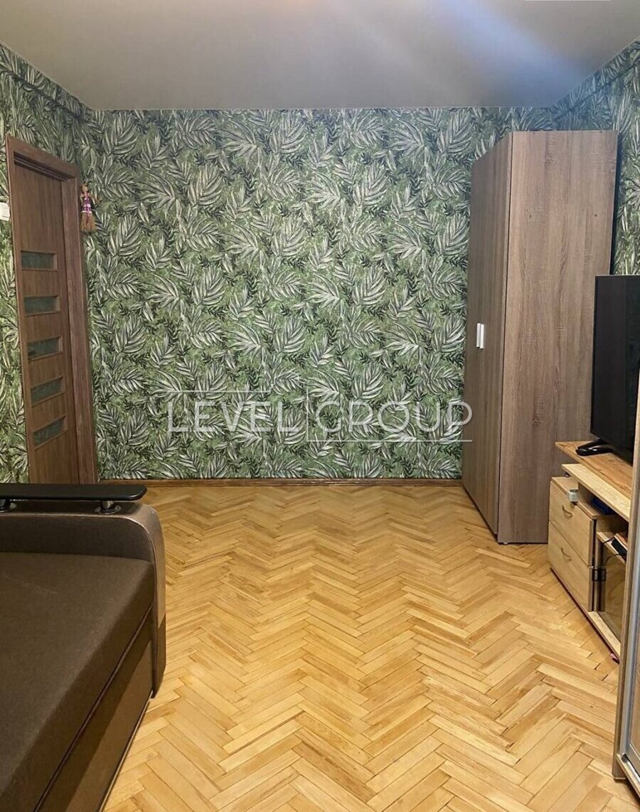 Метробудівська вул., 6