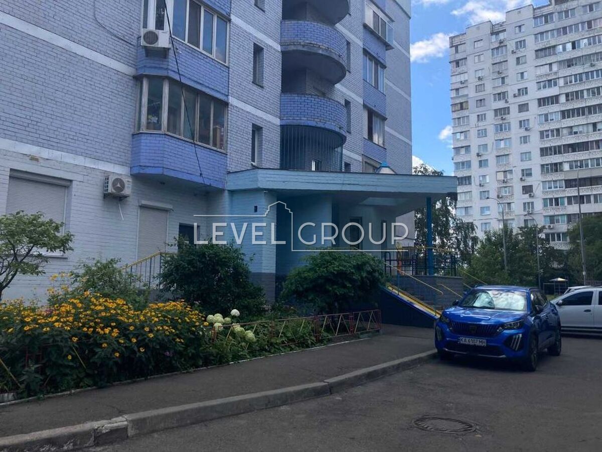 Миколи Бажана просп., 7ж