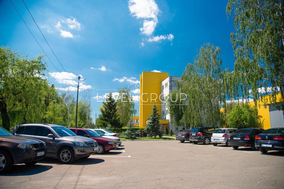 Stolichne highway, 100