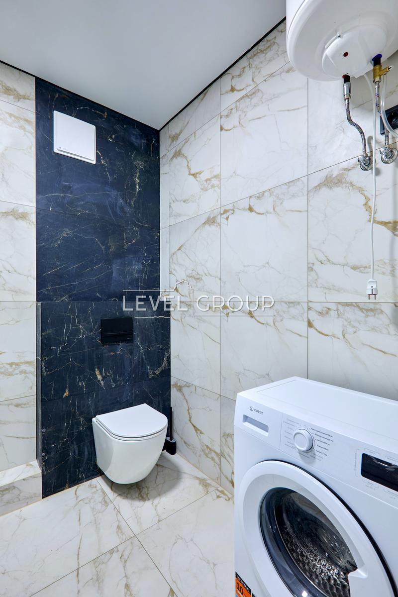 Олександра Олеся вул., 8/17