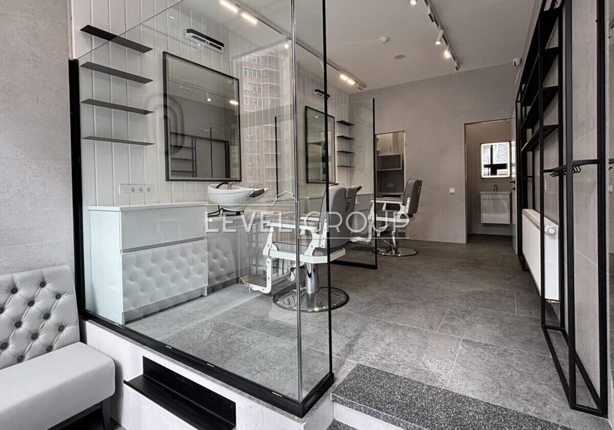 Василя Тютюнника вул. (Анрі Барбюса), 28а