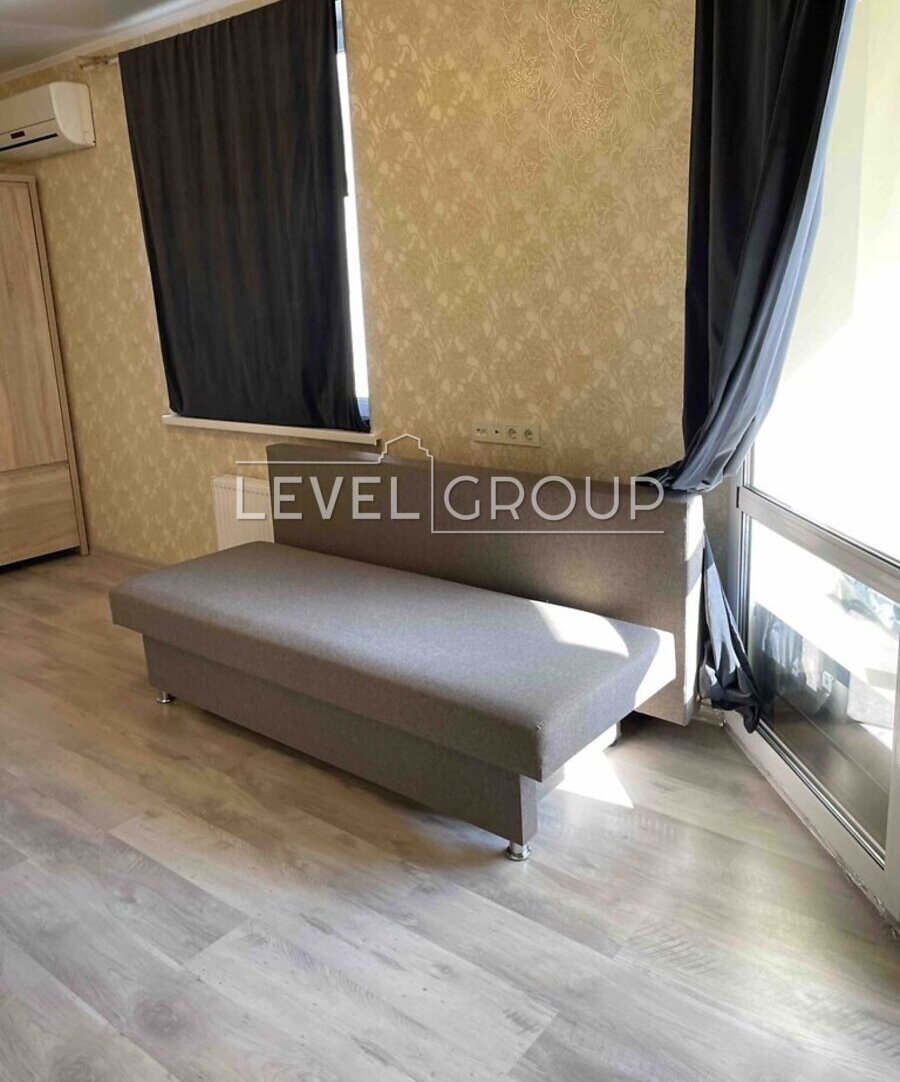Бакинська вул., 37д