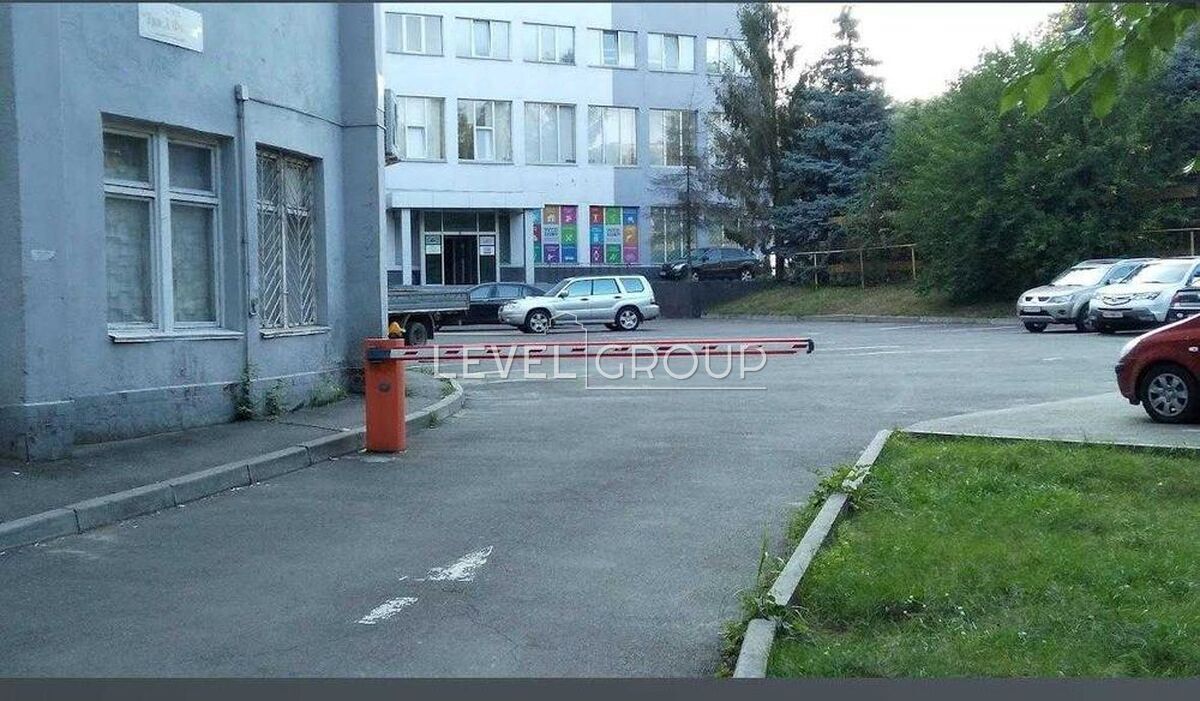 Вацлава Гавела бульв. (Івана Лепсе), 16-а