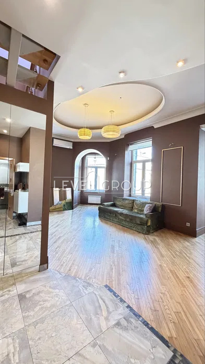Yaroslaviv Val St., 21A