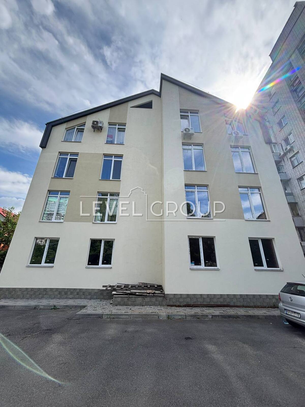 Makiivska St., 17