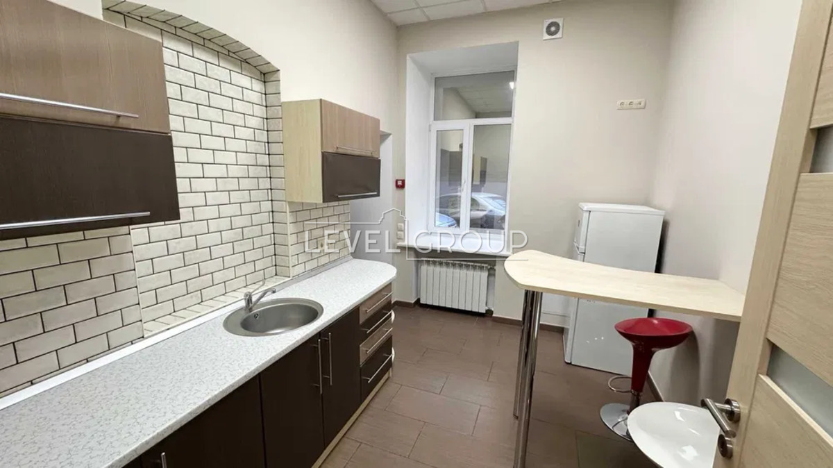 Левандовська вул. (Анищенка), 8