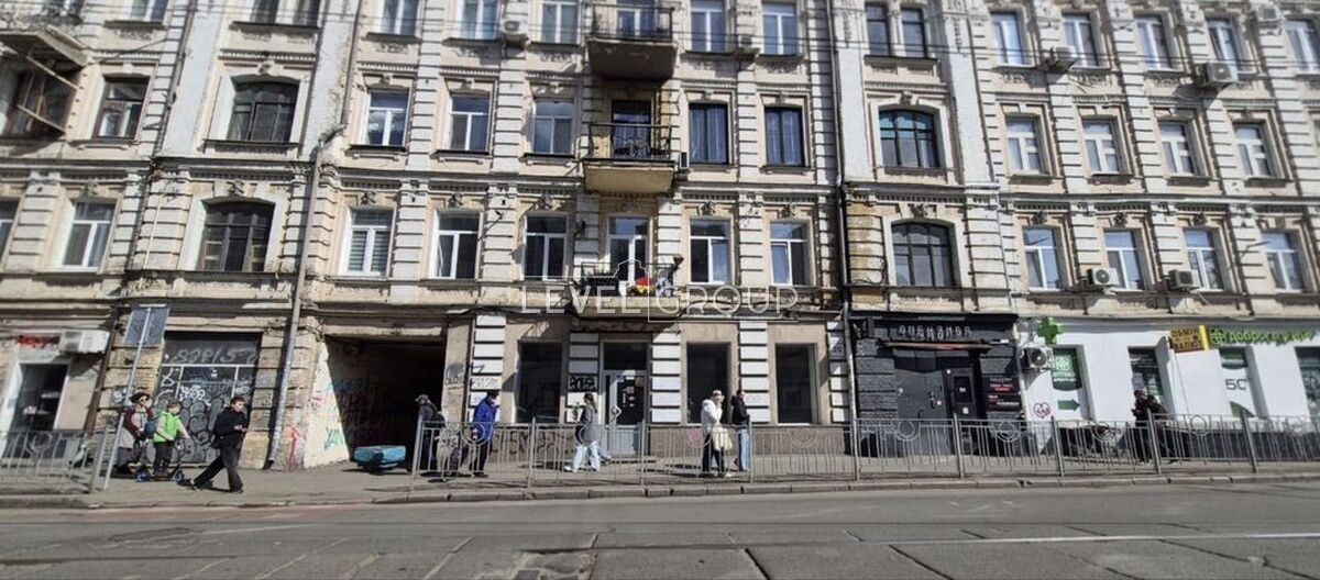 Nyzhniy Val St., 37