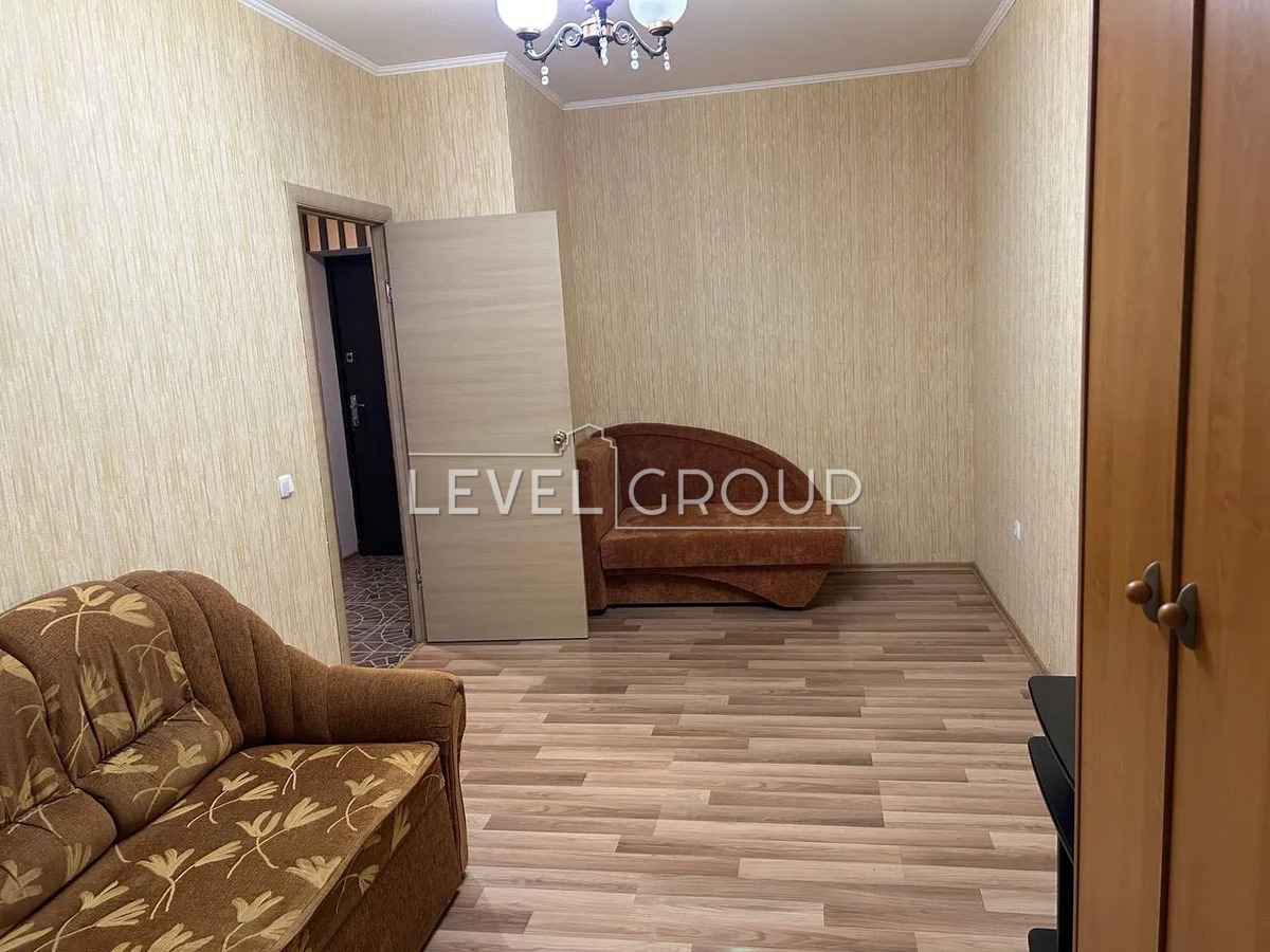 Степана Руданського вул., 3а