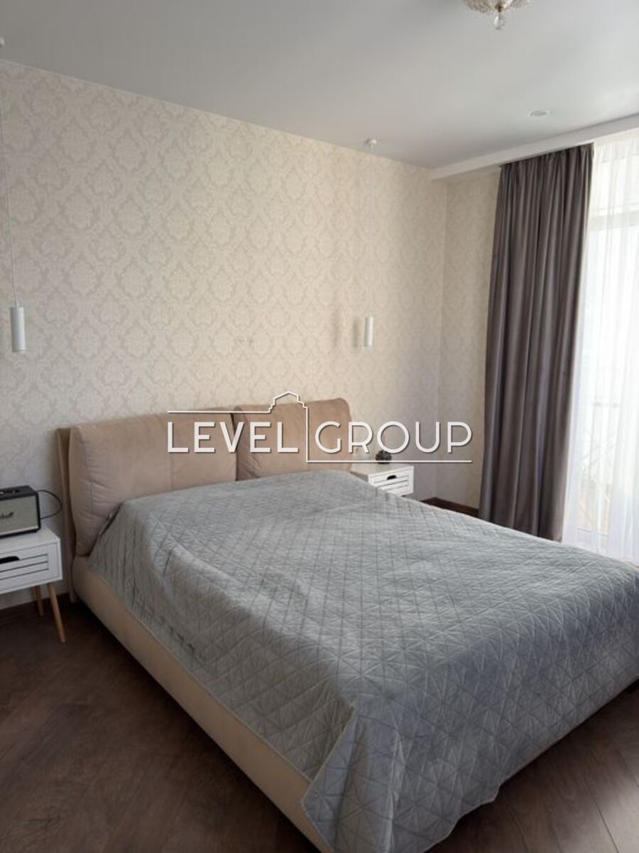 вул. Першотравнева, 24 в