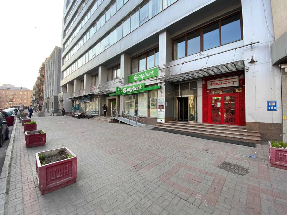 Shota Rustaveli St., 16