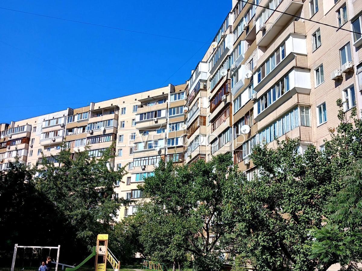 Милославська вул., 23