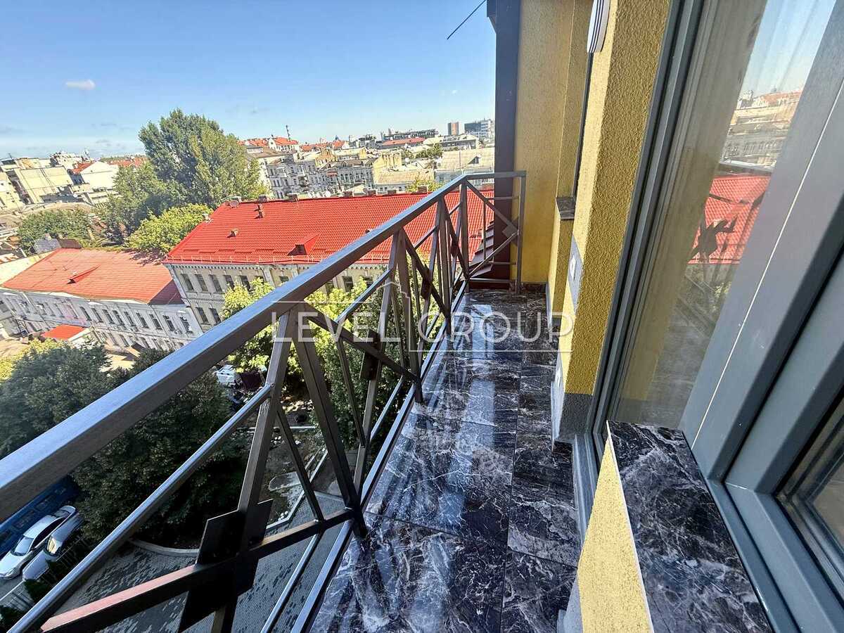 Verkhniy Val St., 27