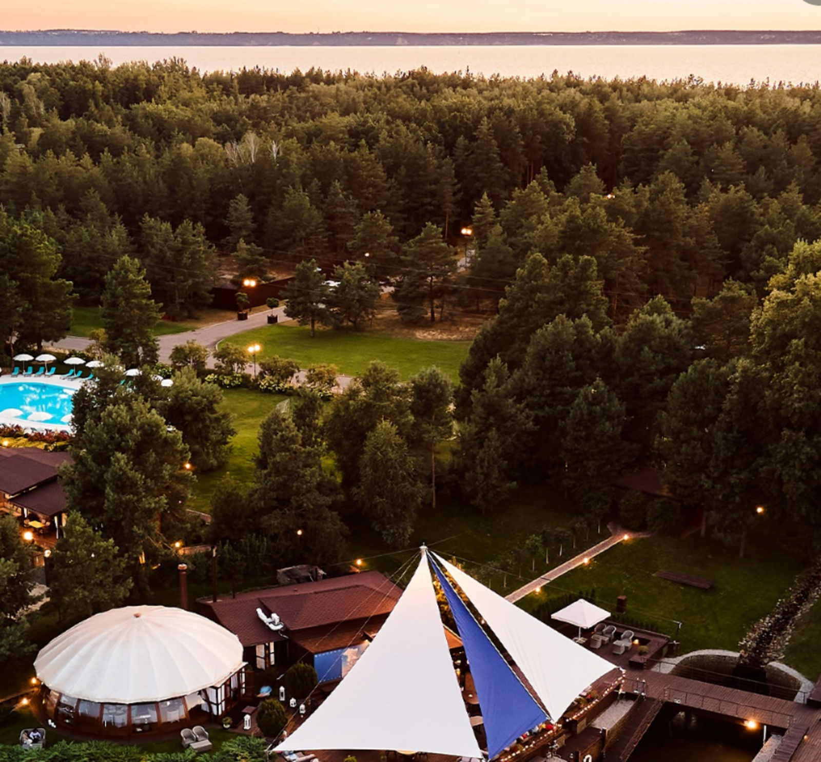 Петра Сагайдачного вул., 50