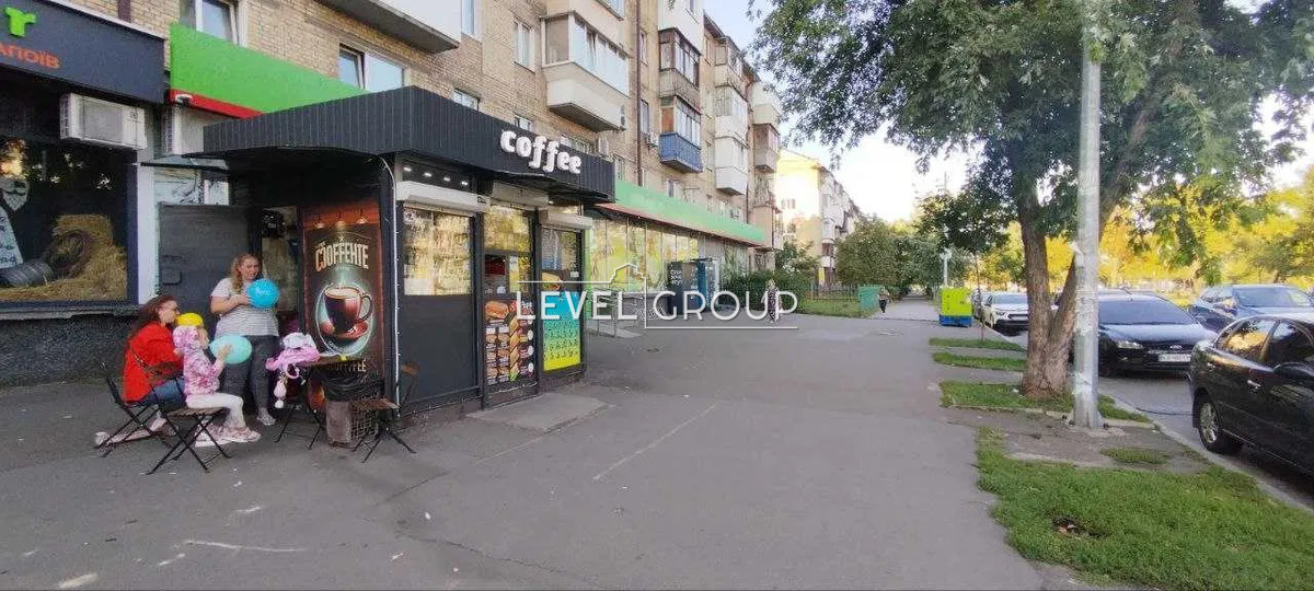 Верховної Ради бульв., 26