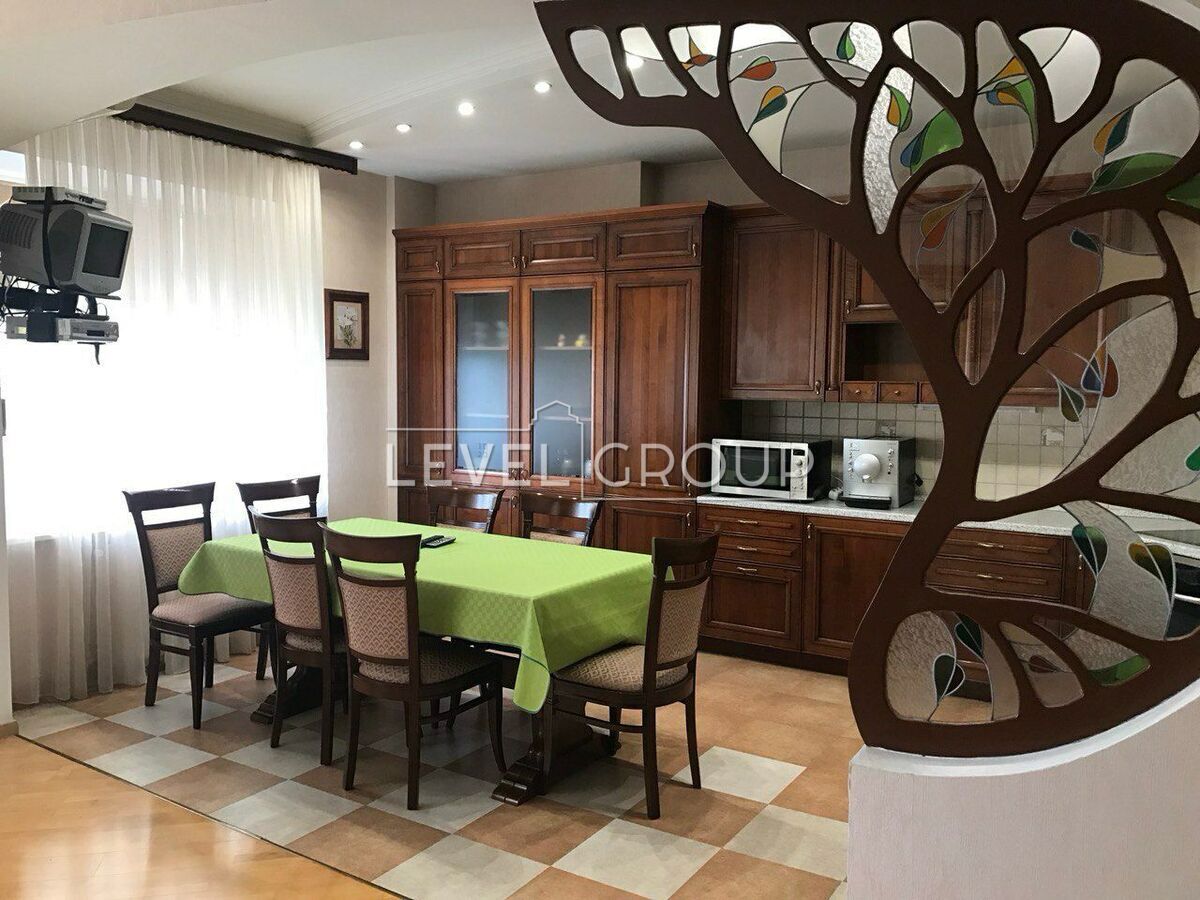 Andriy Verkhoglyad St. (Mykhayla Dragomirova), 4