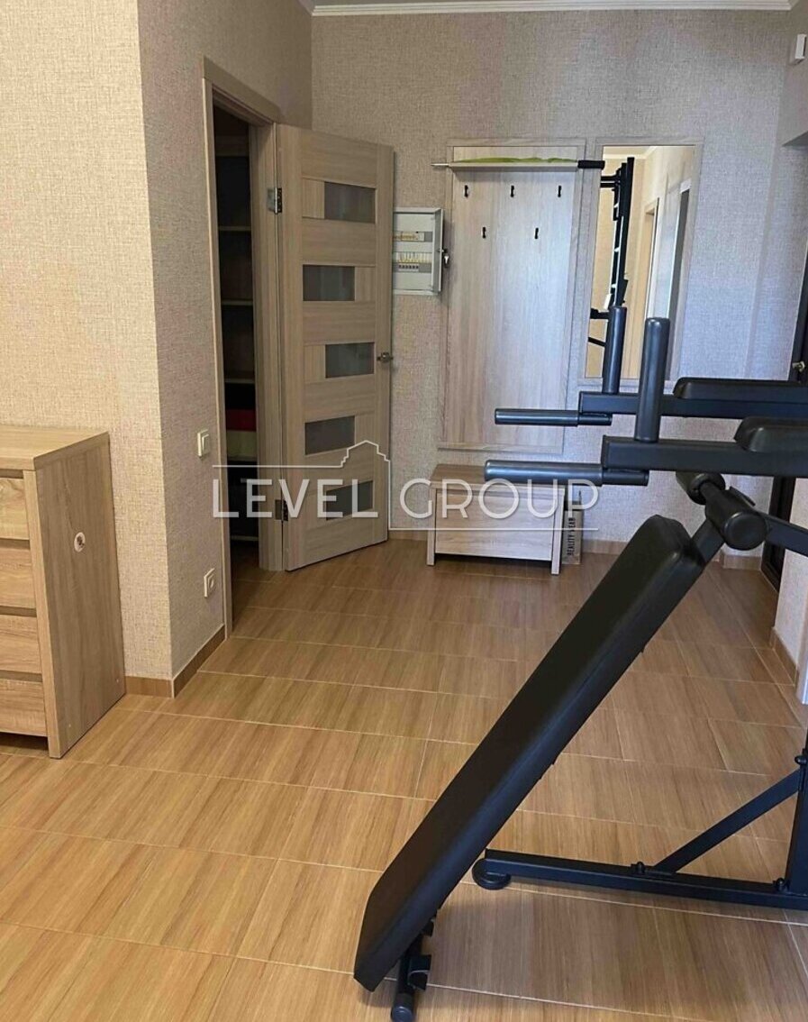 Бакинська вул., 37д