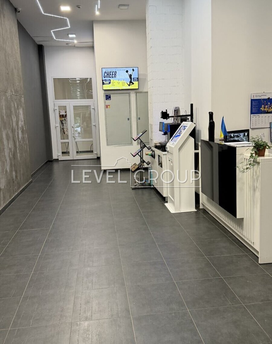 вул. Ростиславська, 5б