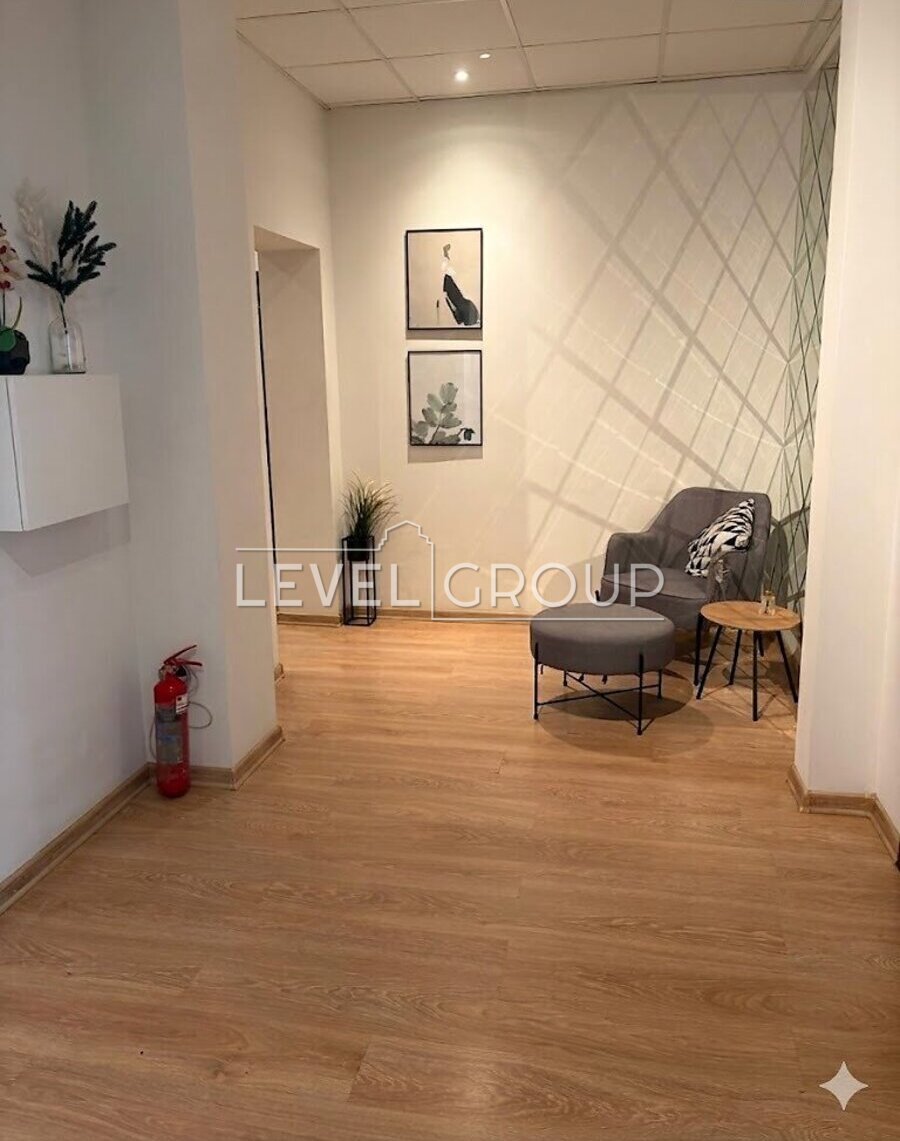 Дніпровська набережна, 14Б