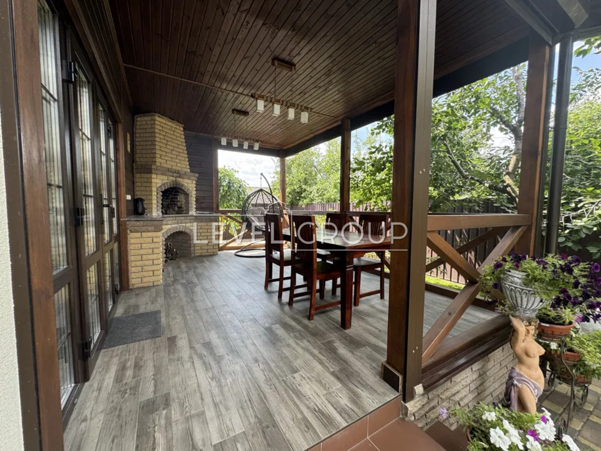 B. Khmelnytskyi St., 30