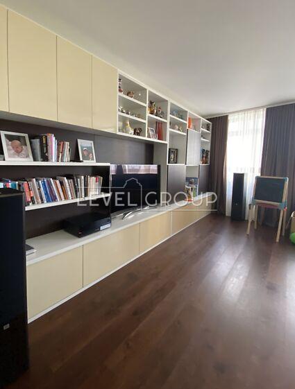 Nauky Ave., 80a