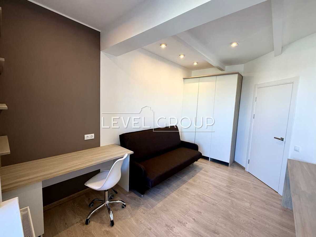 Verkhniy Val St., 27