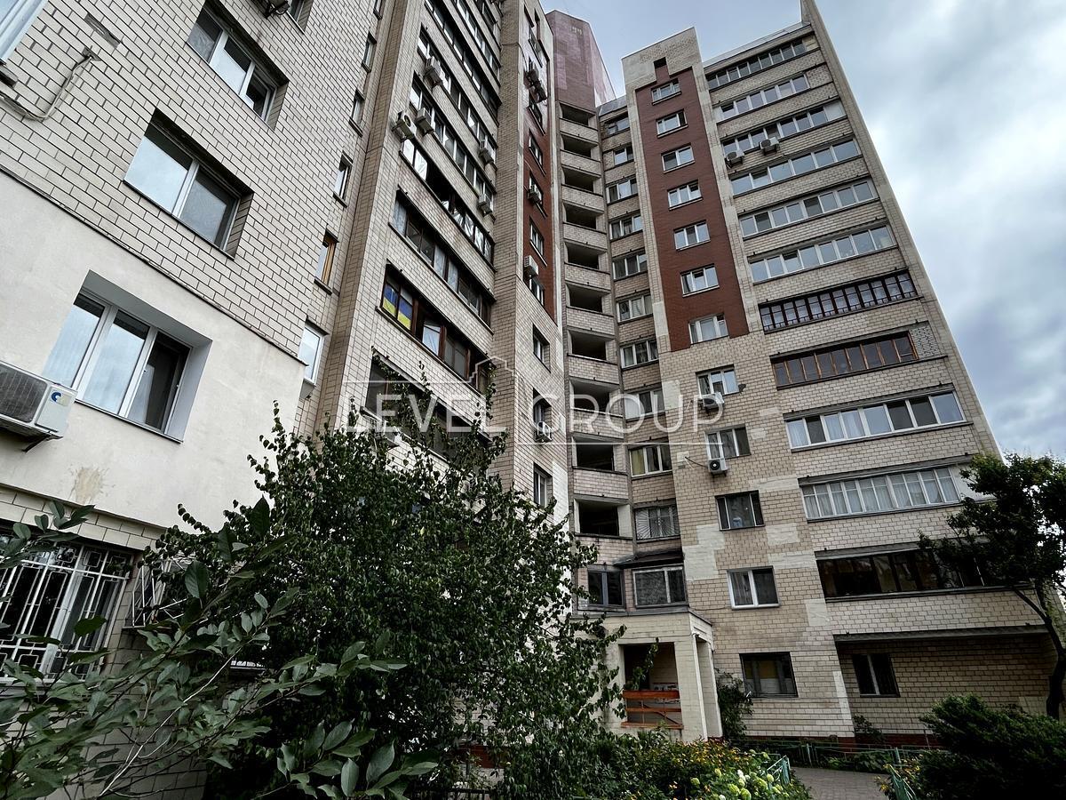 Володимира Івасюка просп. (Героїв Сталінграда), 20-А