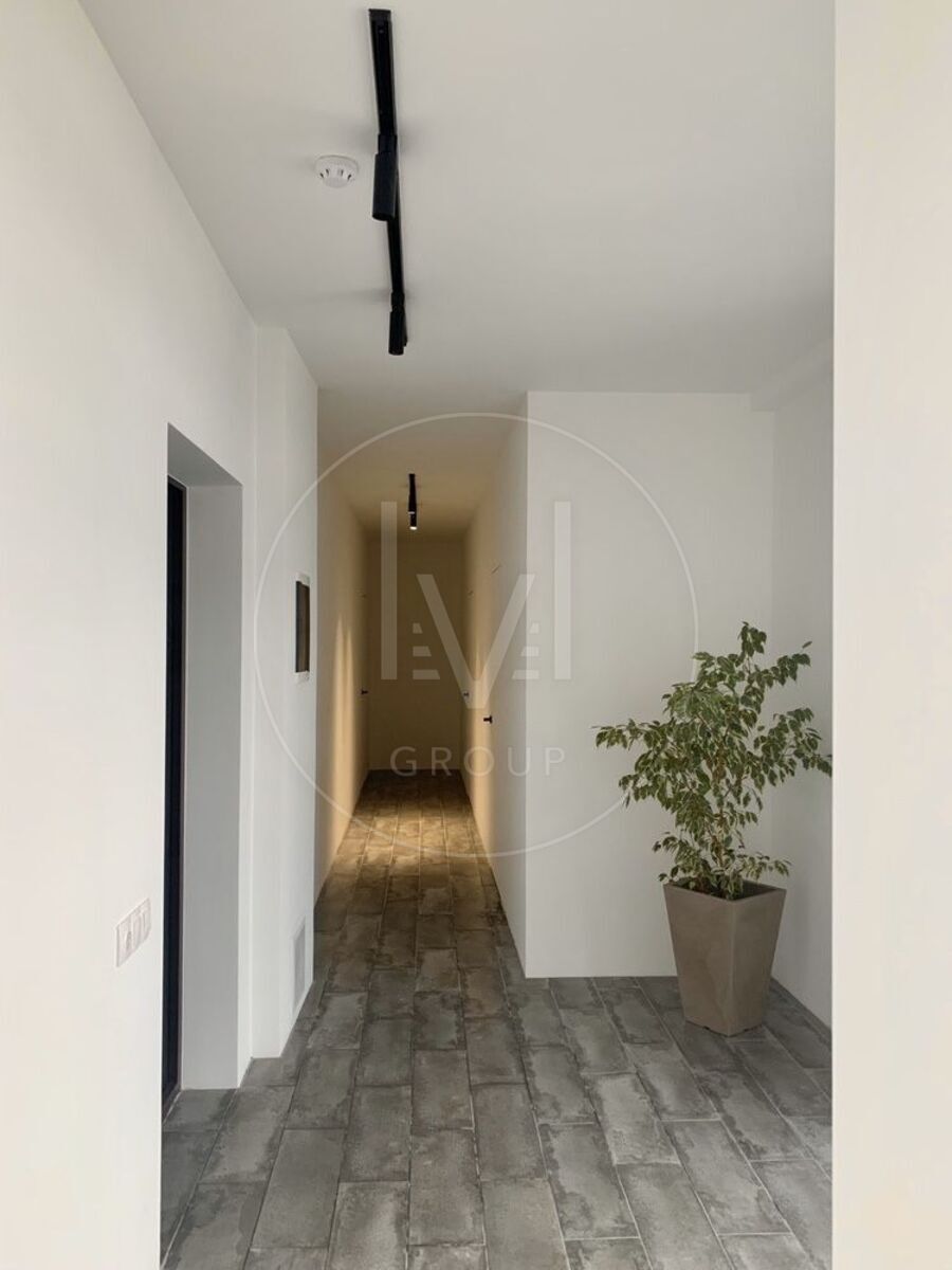 Osokorska St., 2a