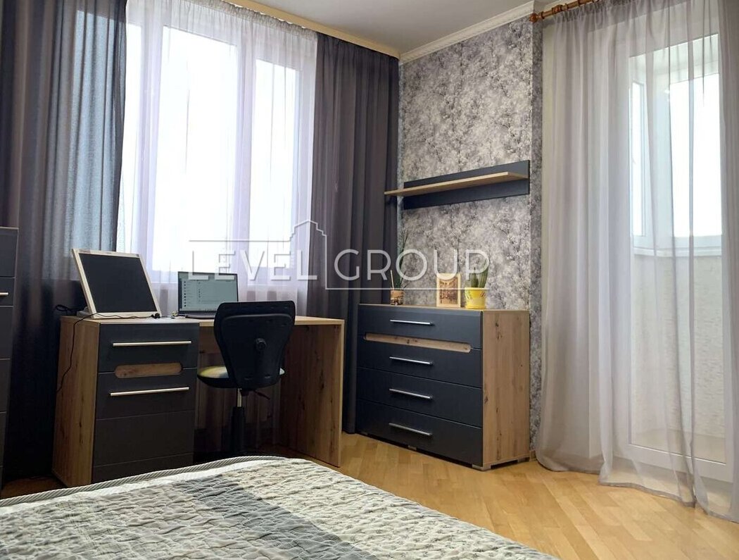 Sribnokilska St., 1