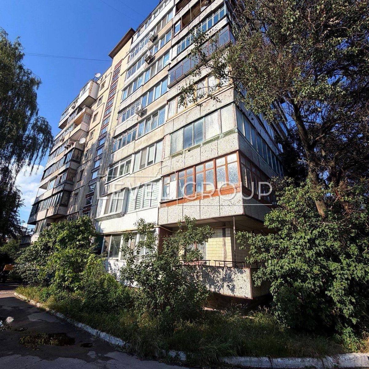Dezhnyova, 5