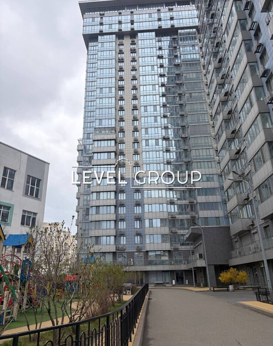 Дніпровська набережна, 14б