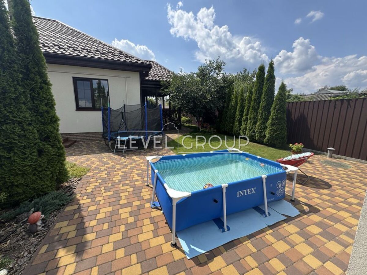 B. Khmelnytskyi St., 30