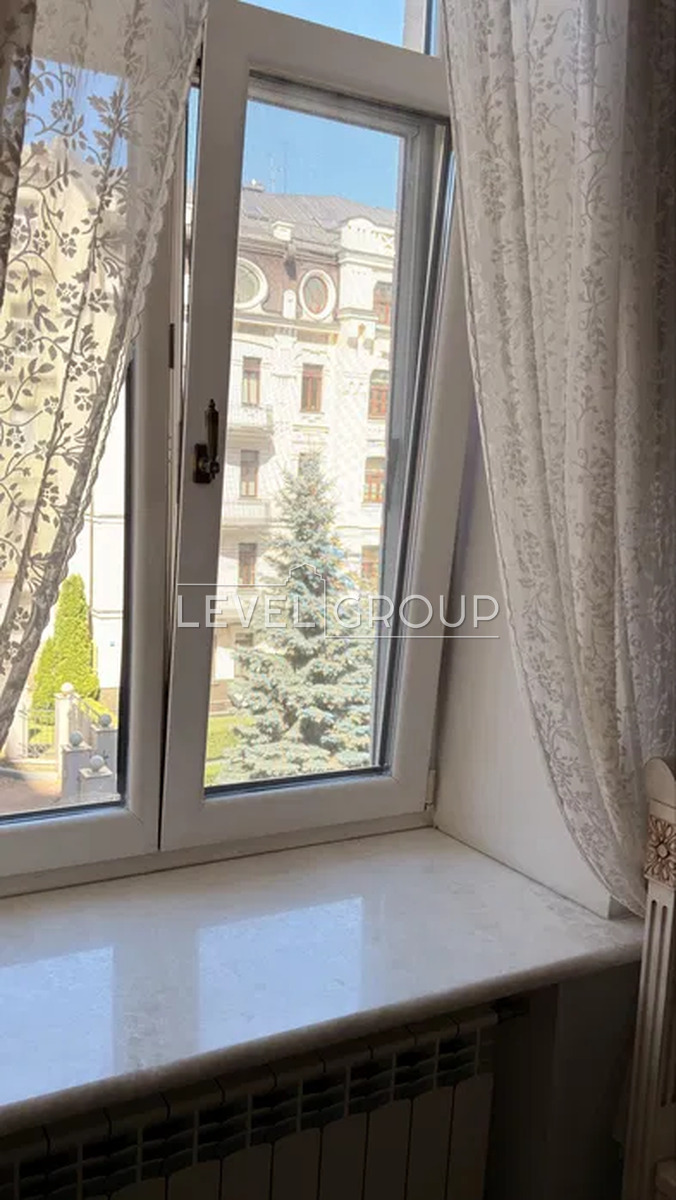 Тараса Шевченка пров., 13/21
