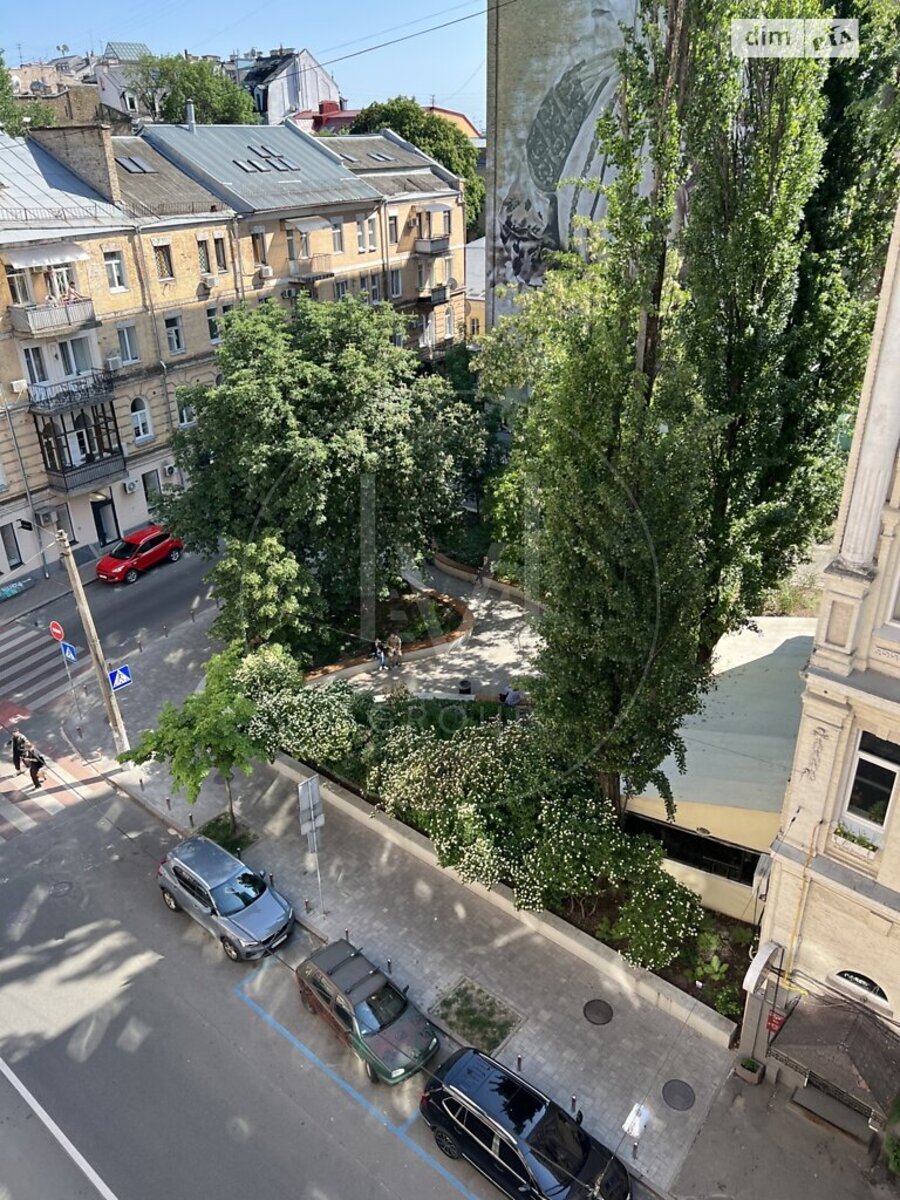 Рейтарська вул., 20/24