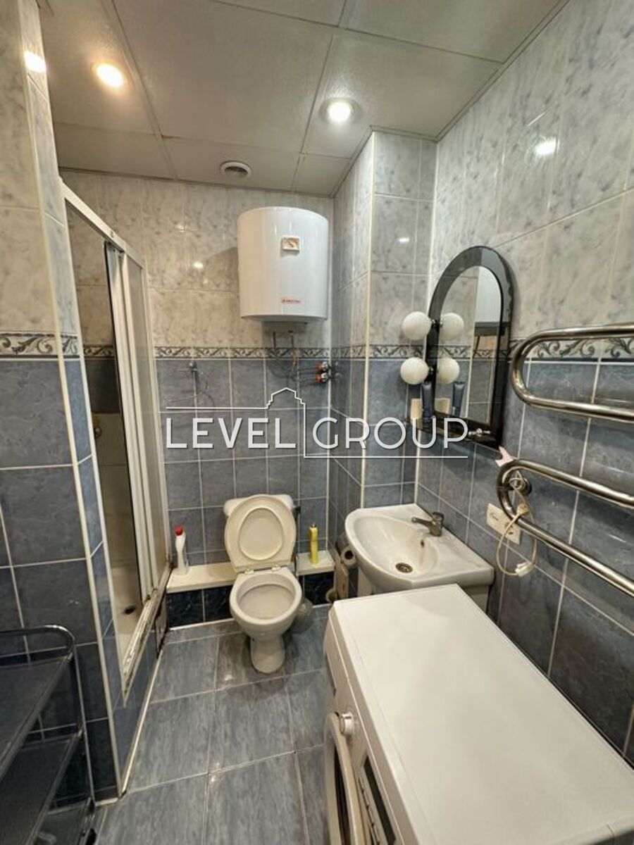 Borys Gmyri St., 1-2