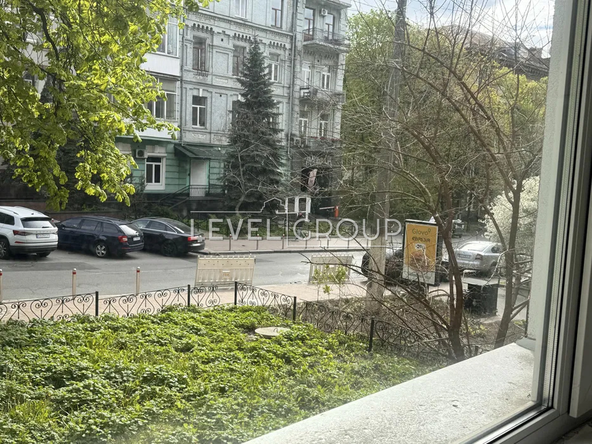 Богдана Хмельницького вул., 88-92