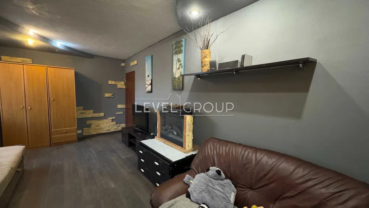 Борщагівська вул., 8