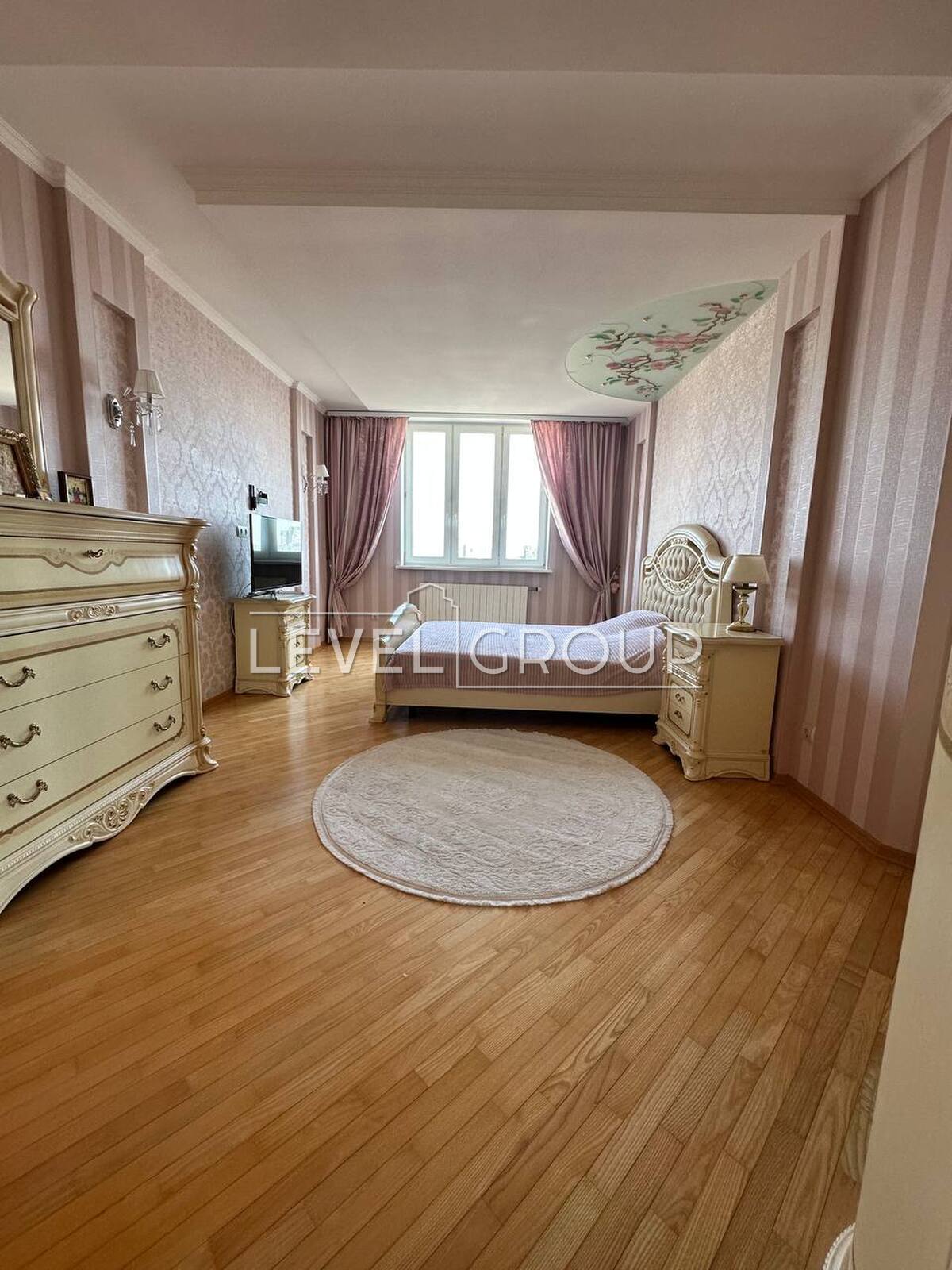 Sribnokilska St., 1