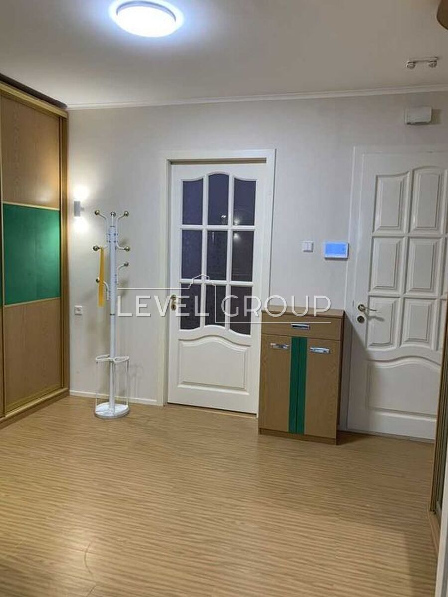 Старонаводницька вул., 8Б