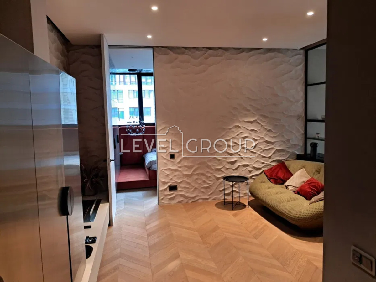 Андрія Верхогляда вул. (Михайла Драгомірова), 5