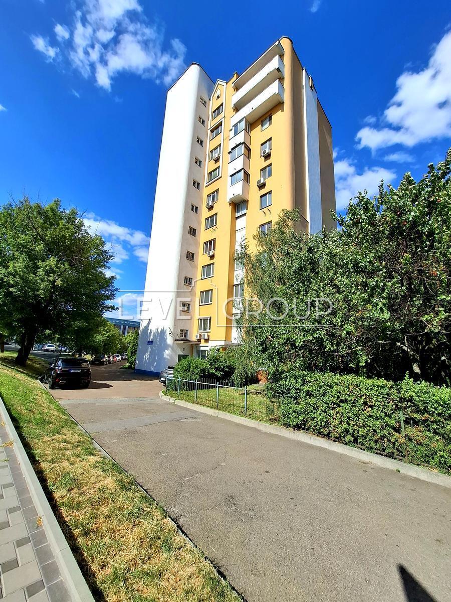 Борщагівська вул., 145