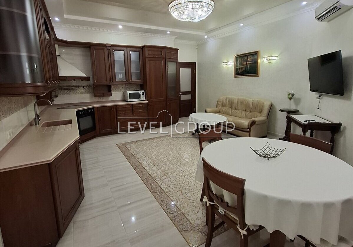 Yevhen Konovalets St. (Shchorsa), 44A