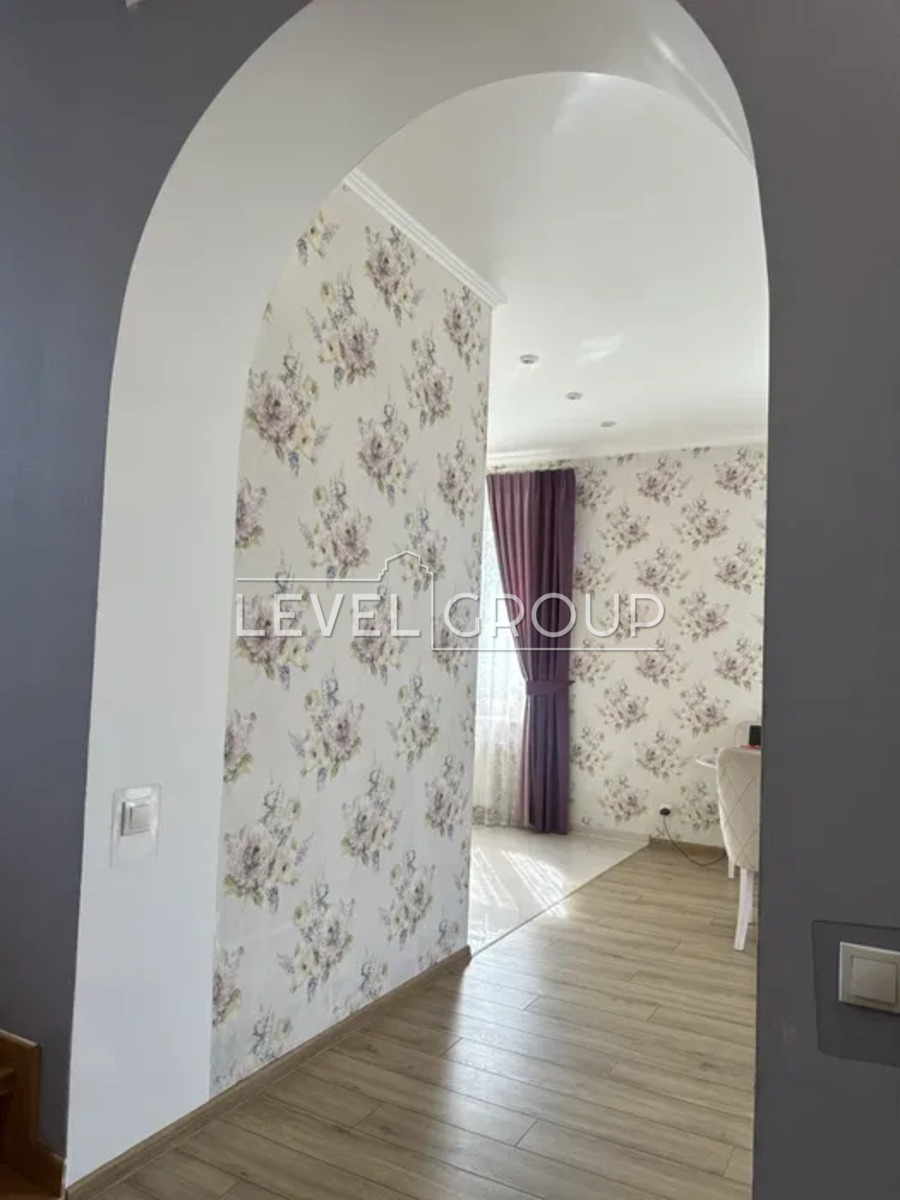 Київська вул.