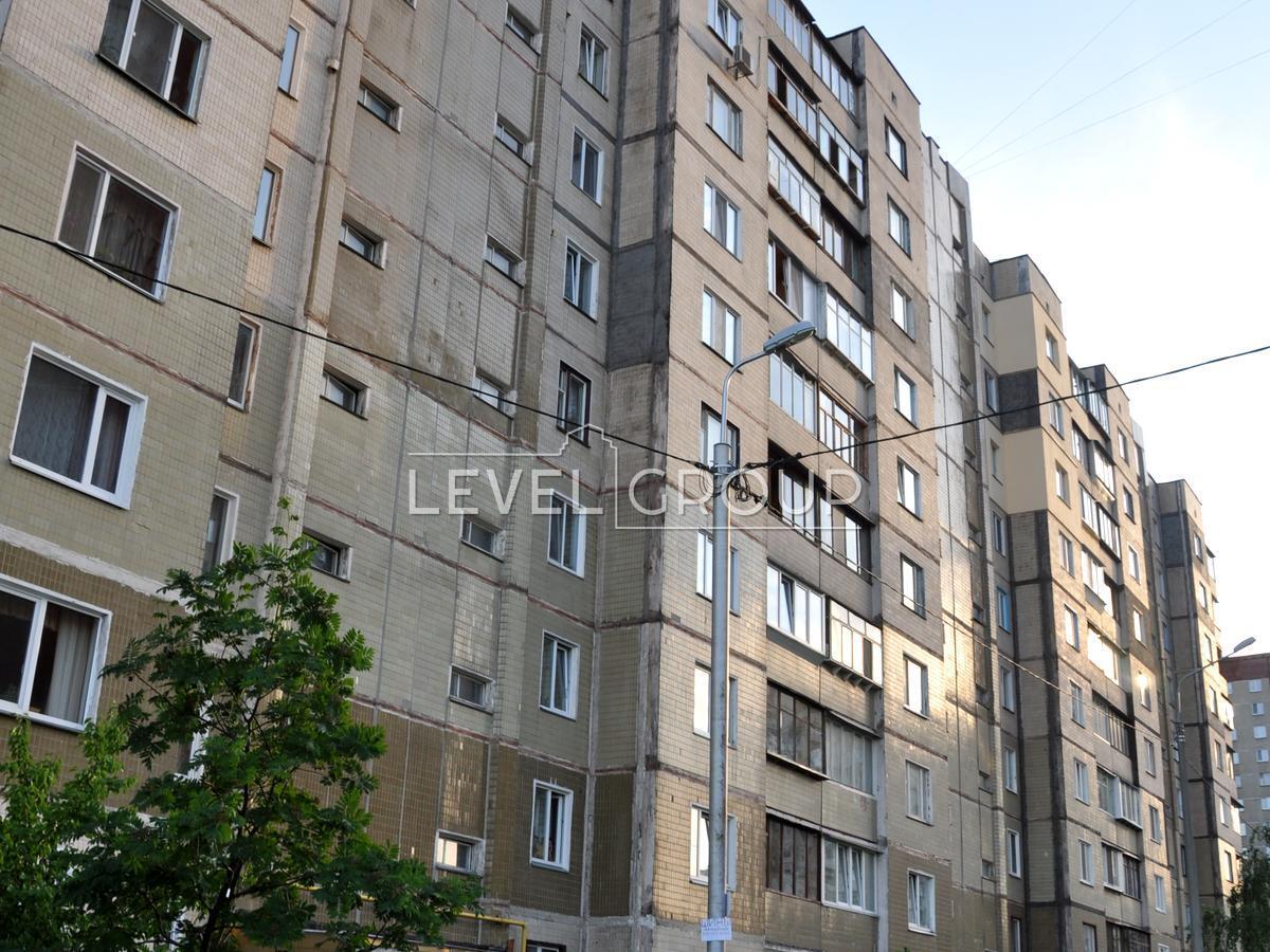 Милославська вул., 23