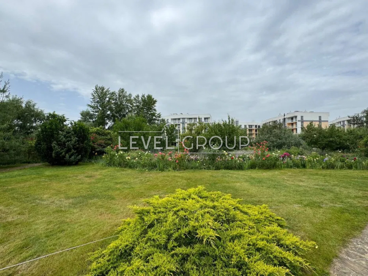 Богатирська вул., 30А