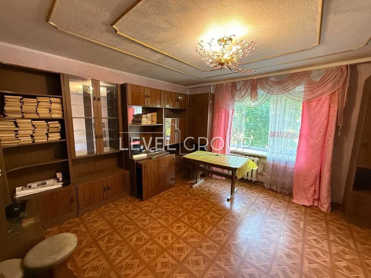 Авіаконструктора Антонова вул., 9