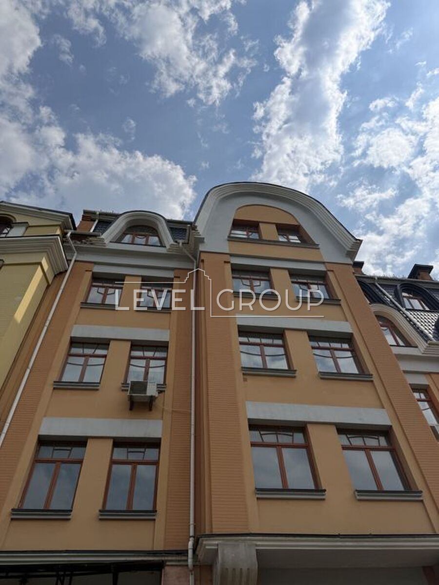 Degtyarna St., 5