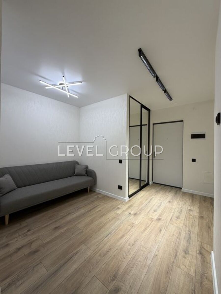 Vasyl Symonenko St., 105